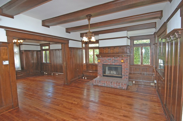 Petaluma entry and hall